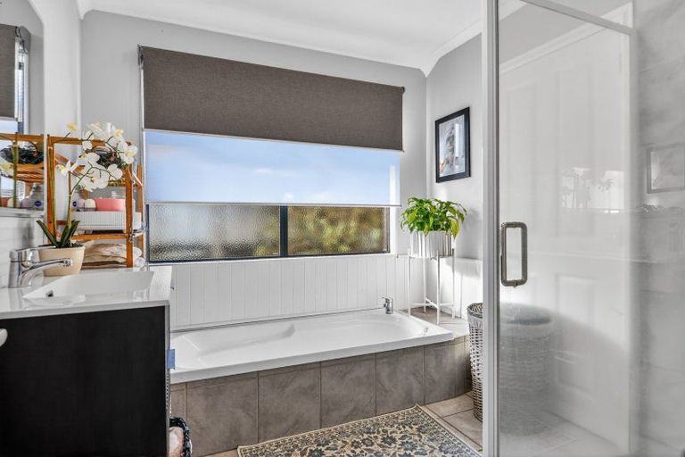 Photo of property in 34 Cranbrook Place, Rototuna North, Hamilton, 3210