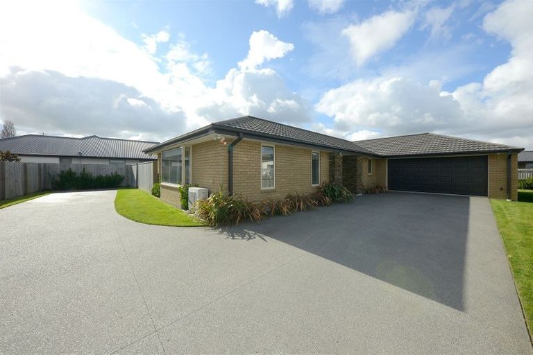 Photo of property in 9 Conie Glen Lane, Broomfield, Christchurch, 8042
