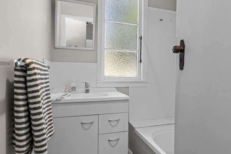 Photo of property in 28 Galloway Street, Hamilton East, Hamilton, 3216