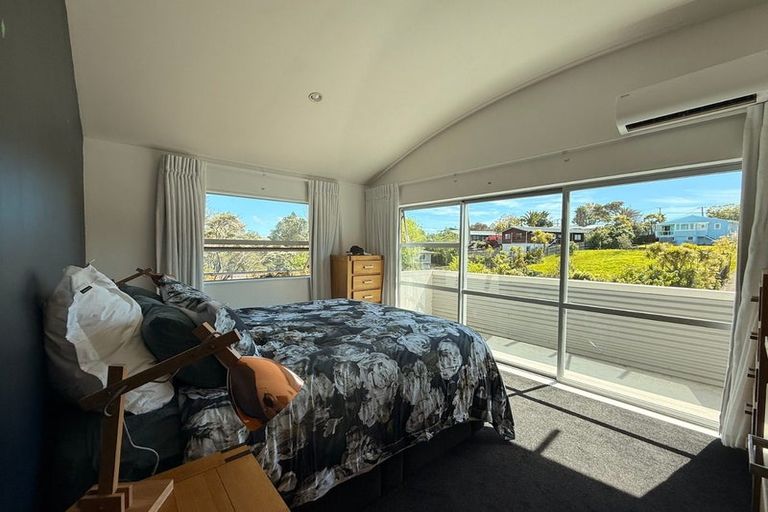 Photo of property in 2/57 Aeroview Drive, Beach Haven, Auckland, 0626