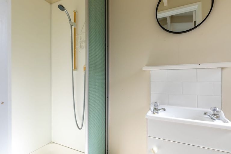 Photo of property in 68 Kohekohe Street, New Lynn, Auckland, 0600