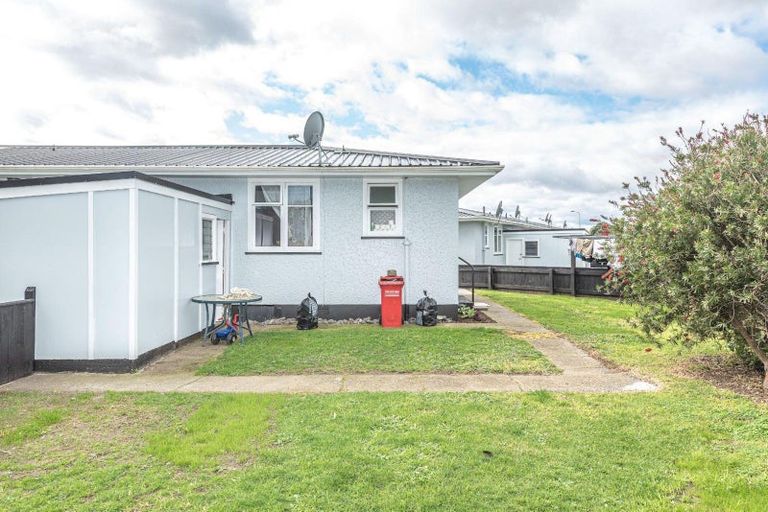 Photo of property in 1 Kupe Place, Castlecliff, Whanganui, 4501