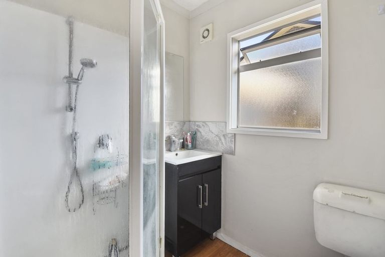 Photo of property in 10a Cambridge Road, Manurewa, Auckland, 2102