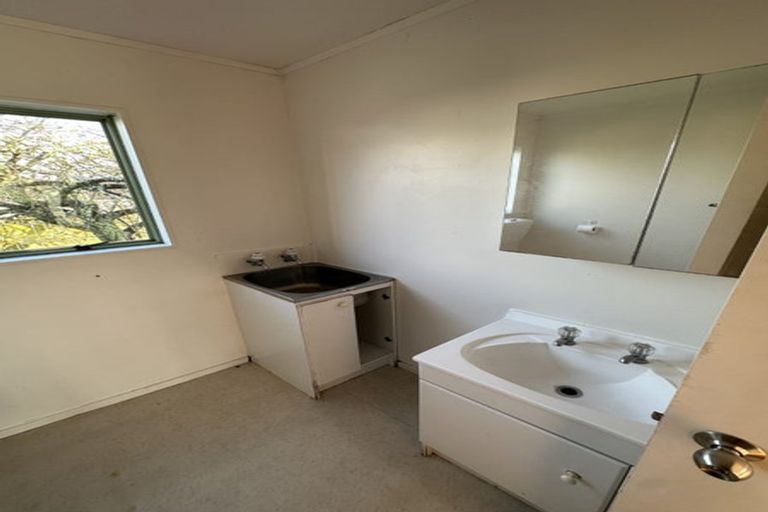 Photo of property in 120 Eskdale Road, Birkdale, Auckland, 0626