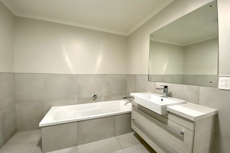 Photo of property in 5 Louis Braille Lane, Flat Bush, Auckland, 2019
