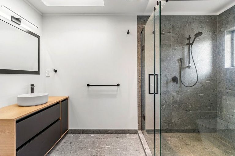 Photo of property in 115 Linton Crescent, Whangamata, 3620