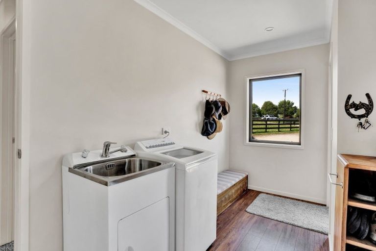 Photo of property in 88 Te Arei Road East, Lepperton, New Plymouth, 4373