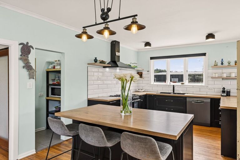 Photo of property in 1 Montrose Street, Kaiti, Gisborne, 4010