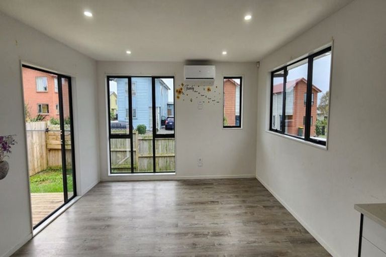 Photo of property in 2 Arnhem Place, Pukekohe, 2120