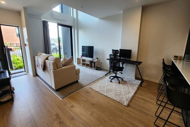 Photo of property in 12/18 Karengo Street, Long Bay, Auckland, 0630