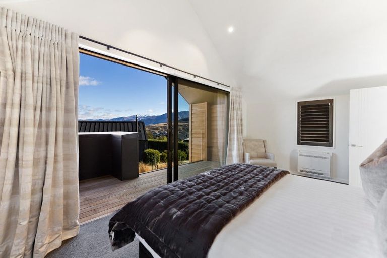 Photo of property in 4 Stockyard Lane, Jacks Point, Queenstown, 9371