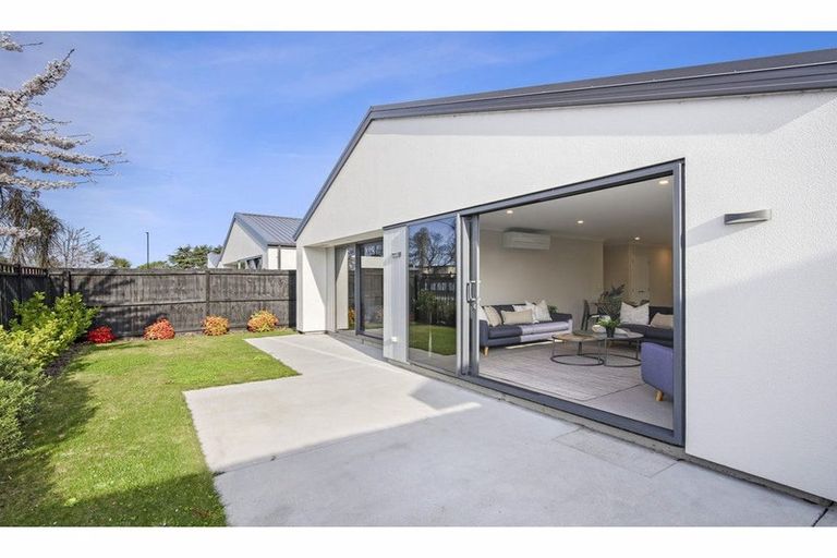 Photo of property in 16 Horoeka Street, Avonhead, Christchurch, 8042