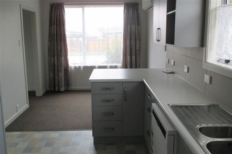 Photo of property in 41 Skerten Avenue, Hornby, Christchurch, 8042