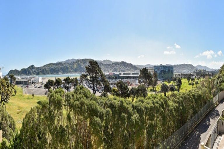 Photo of property in 19 Bunker Way, Strathmore Park, Wellington, 6022