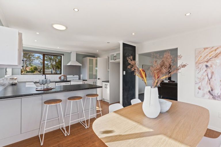 Photo of property in 3 Renata Road, Otaki, 5512