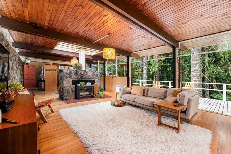 Photo of property in 30 Kopiko Road, Titirangi, Auckland, 0604