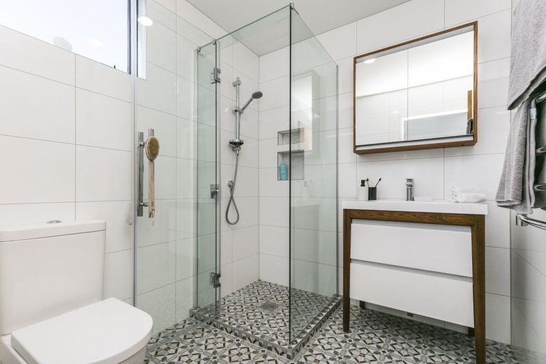 Photo of property in 16 Ramphal Terrace, Khandallah, Wellington, 6035