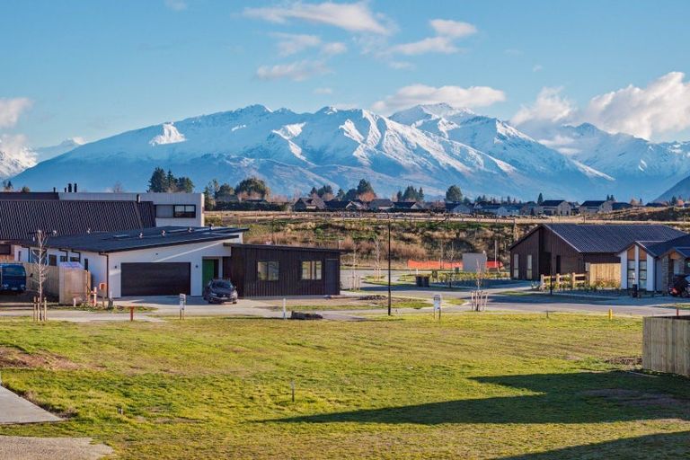 Photo of property in 3 Raspberry Close, Wanaka, 9382