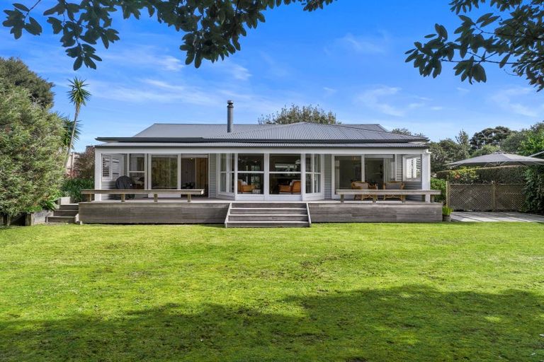 Photo of property in 1 Pohutukawa Place, Mangawhai Heads, Mangawhai, 0505