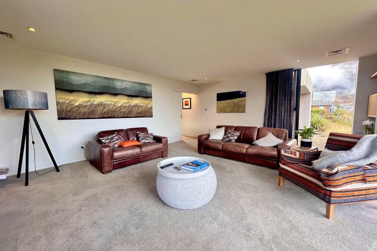 Photo of property in 20 Mckellar Drive, Jacks Point, Queenstown, 9371