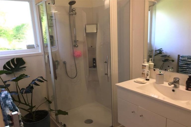 Photo of property in 62 Ngaio Road, Waikanae, 5036