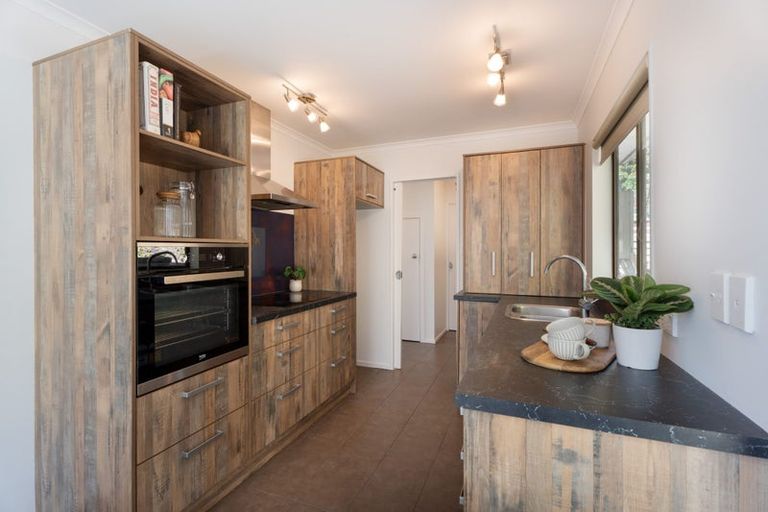 Photo of property in 36 Cambrian Street, Churton Park, Wellington, 6037