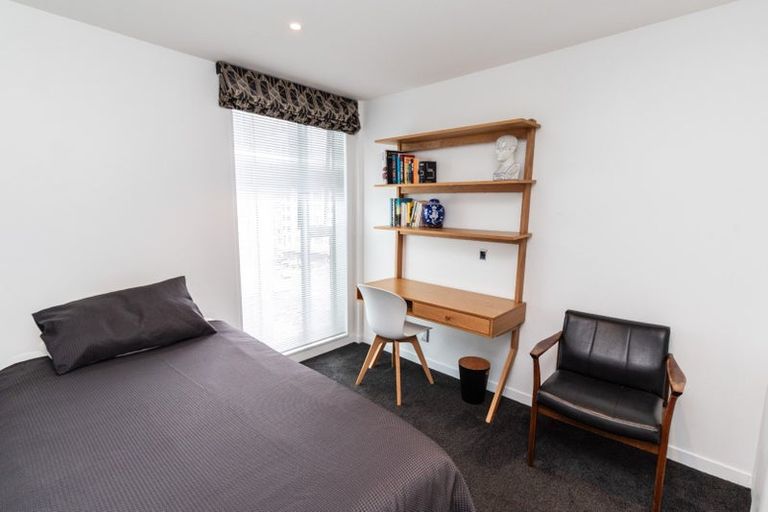 Photo of property in Portal Apartments, 5d/42 Cable Street, Te Aro, Wellington, 6011
