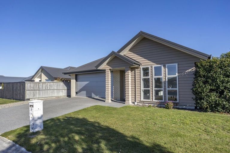 Photo of property in 15 Brockelbank Drive, Kaiapoi, 7630