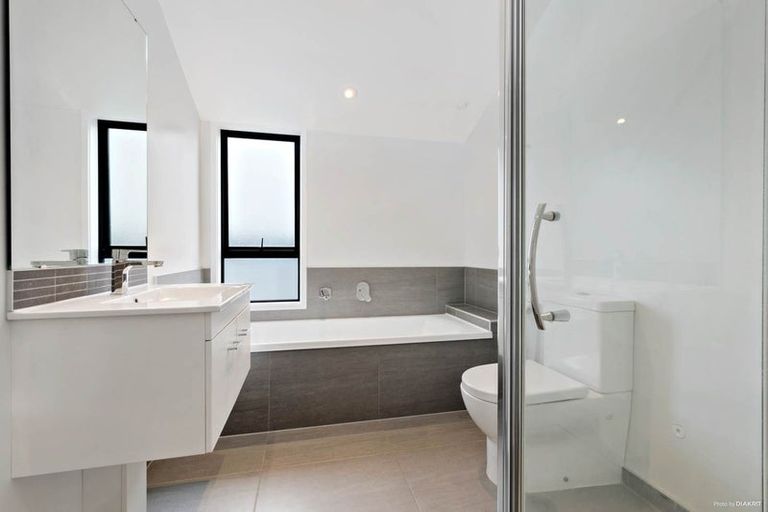 Photo of property in 26 Liquidambar Drive, Hobsonville, Auckland, 0616