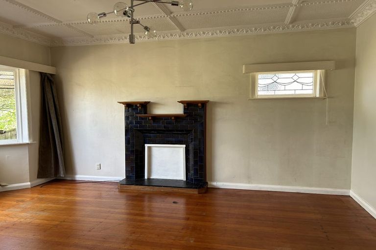 Photo of property in 5 Westland Road, Mount Cook, Wellington, 6021