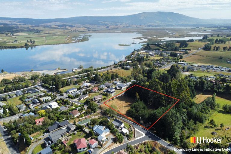 Photo of property in 10 Gull Street, Waihola, Milton, 9073