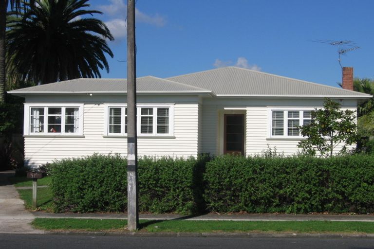 Photo of property in 1/35 Huia Road, Papatoetoe, Auckland, 2025