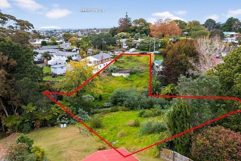 Photo of property in 49 Mcclintock Road, Massey, Auckland, 0614
