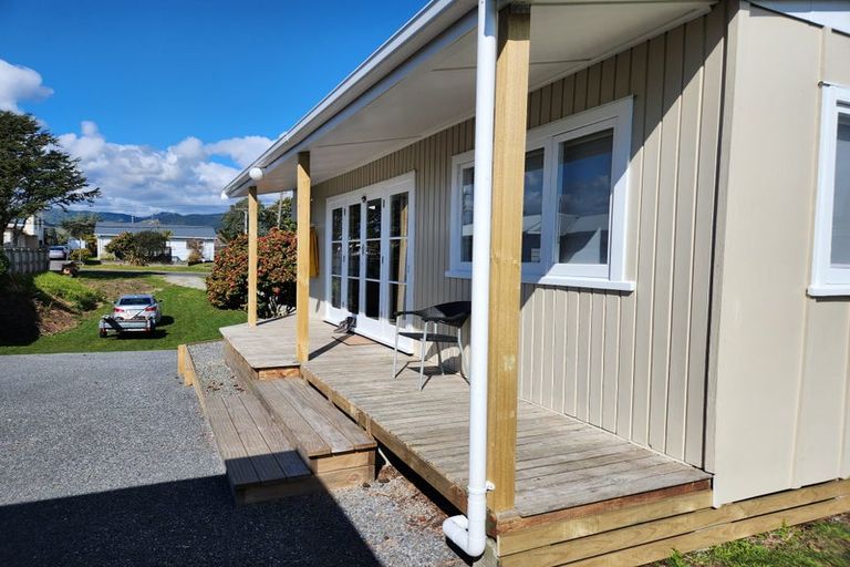 Photo of property in 47 Gray Avenue, Paraparaumu Beach, Paraparaumu, 5032