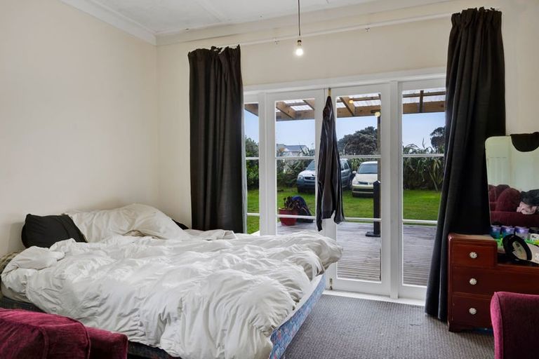 Photo of property in 180 Tasman Street, Opunake, 4616