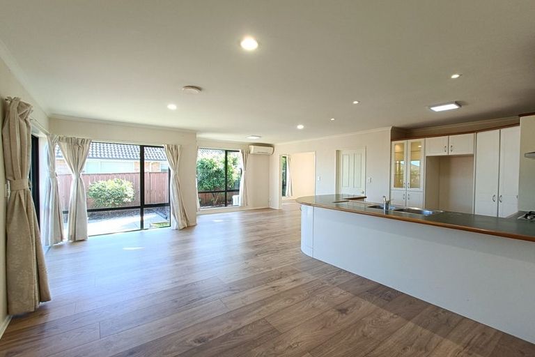 Photo of property in 213 Kilkenny Drive, East Tamaki Heights, Auckland, 2016