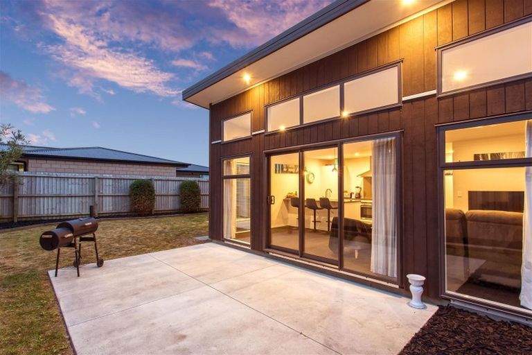 Photo of property in 37 Flint Road, Rolleston, 7614