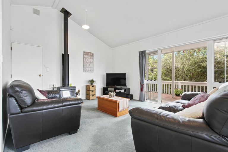 Photo of property in 29 Shetland Street, Glen Eden, Auckland, 0602