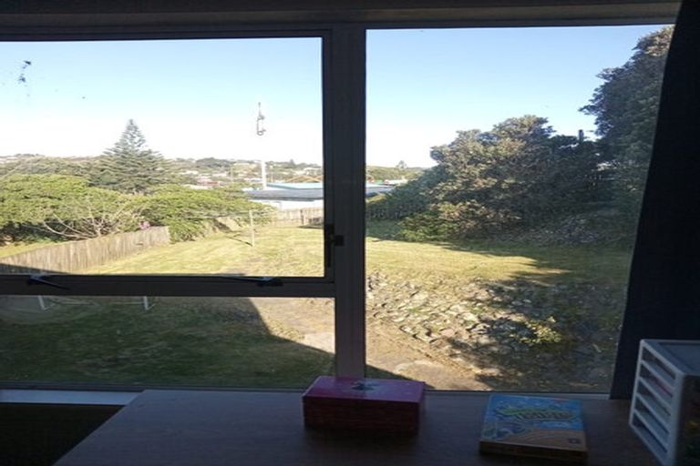 Photo of property in 25a-d Tireti Road, Titahi Bay, Porirua, 5022