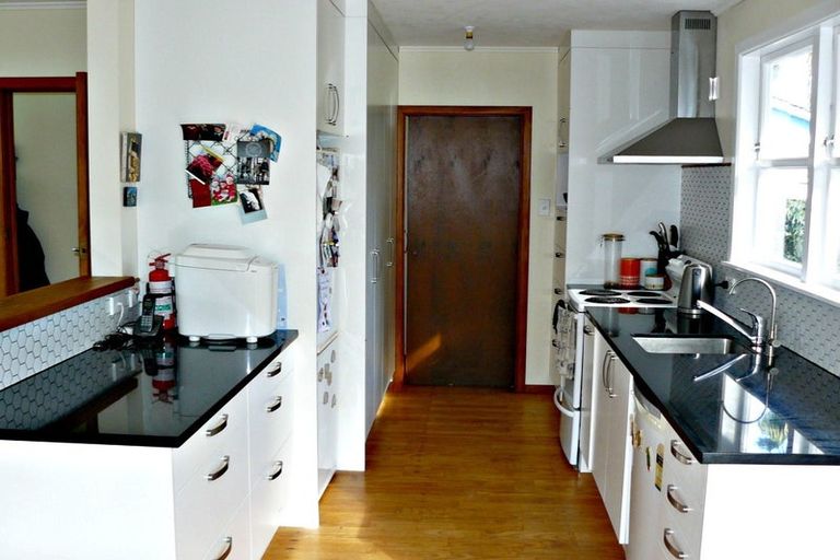 Photo of property in 16 Ivy Place, Birkdale, Auckland, 0626