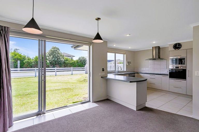 Photo of property in 20 Sando Way, One Tree Point, 0118