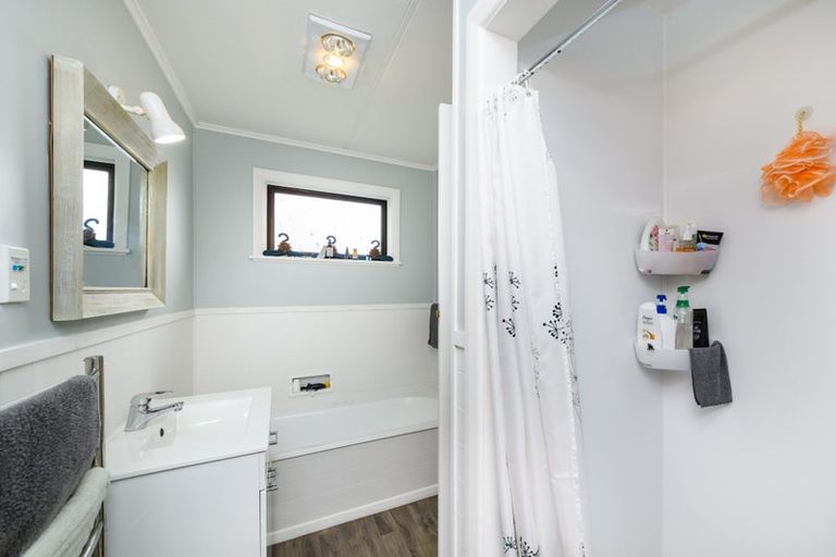 Photo of property in 107 College Street, Awapuni, Palmerston North, 4412