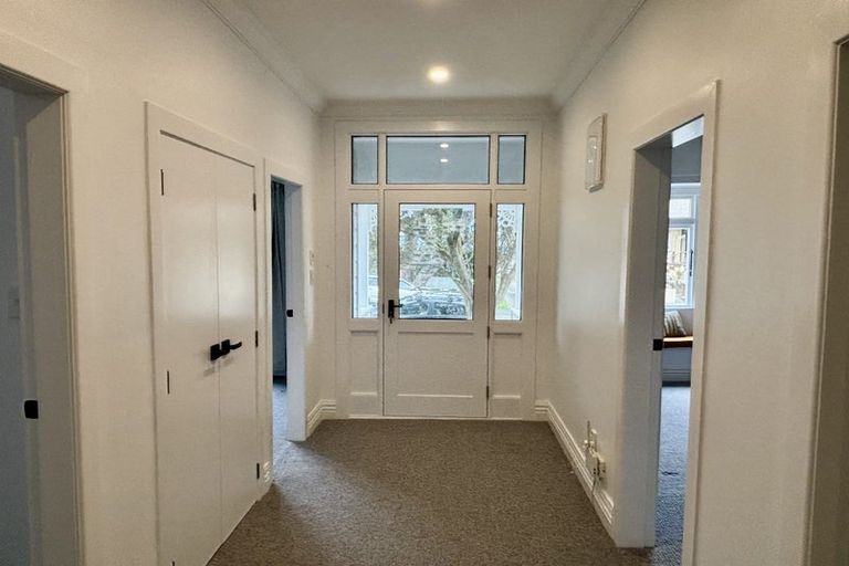 Photo of property in 42 Hohiria Road, Hataitai, Wellington, 6021