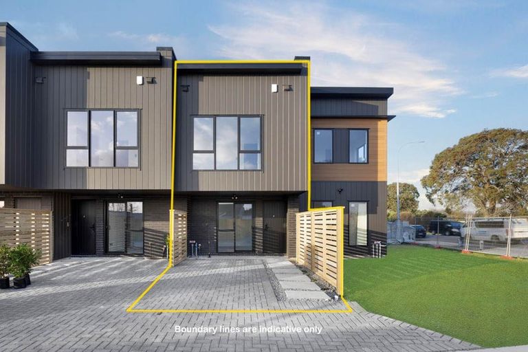 Photo of property in 399 Massey Road, Mangere East, Auckland, 2024