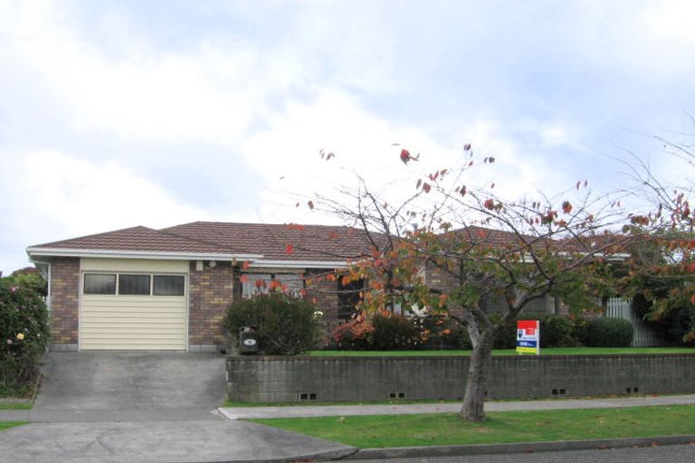 Photo of property in 96 Kapanui Road, Waikanae, 5036