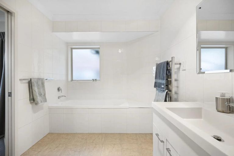 Photo of property in 3 Oakwood Place, Pukekohe, 2120