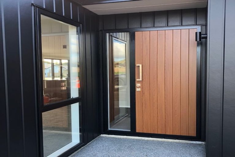 Photo of property in 1 Pohe Street, Waikanae, 5036