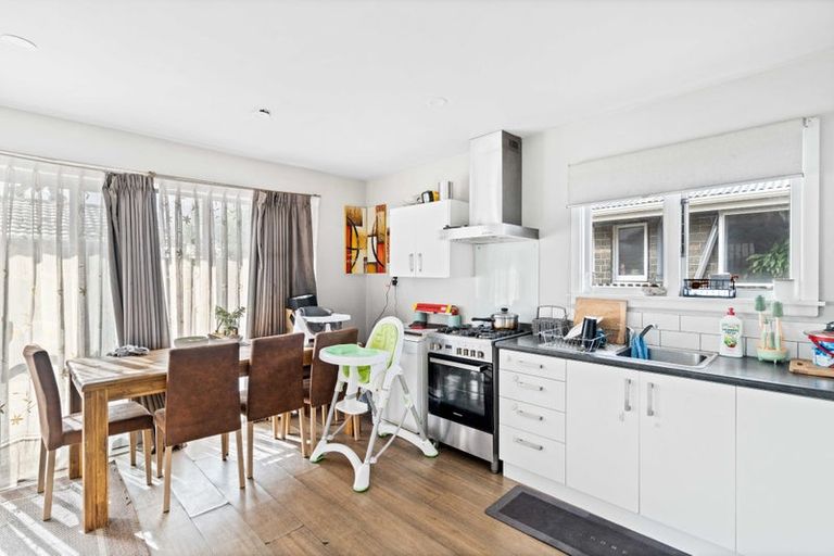 Photo of property in 2a Skerten Avenue, Hornby, Christchurch, 8042