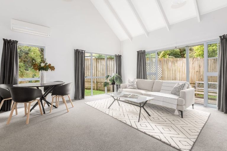 Photo of property in 54f2 Hungerford Road, Houghton Bay, Wellington, 6023