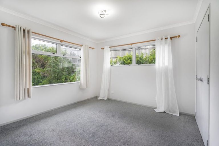 Photo of property in 18 Cresswell Place, Johnsonville, Wellington, 6037